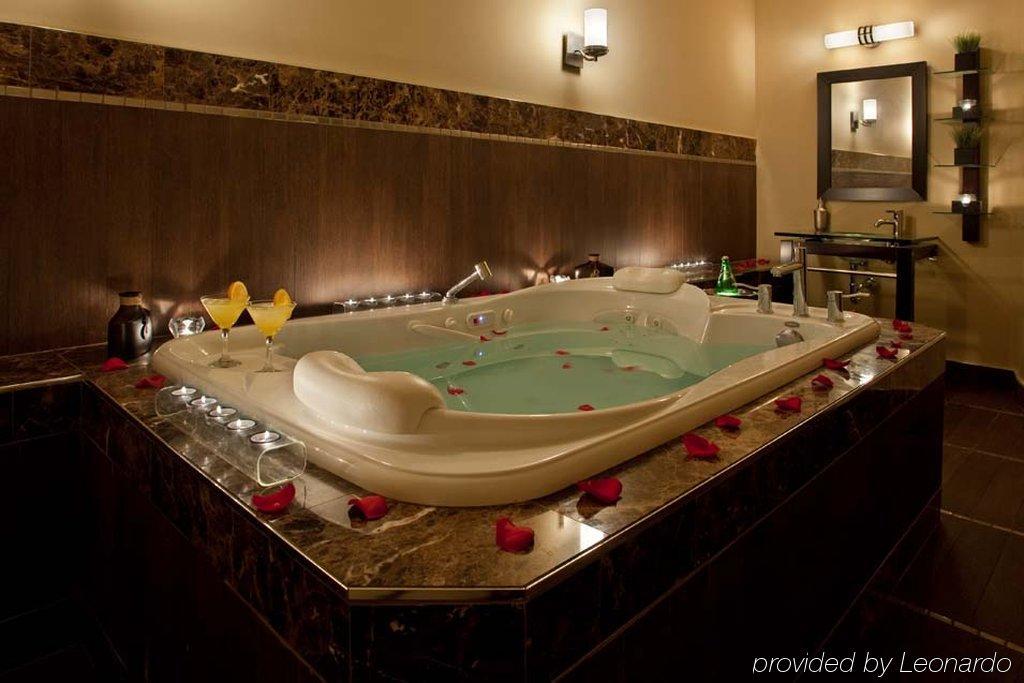 Sterling Inn & Spa Niagara Şelalesi Konforlar fotoğraf